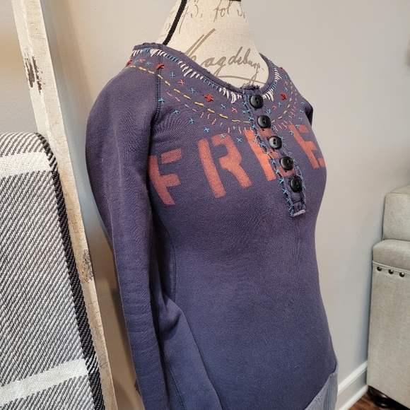 Free People sweater/sweatshirt top - Picture 5 of 6